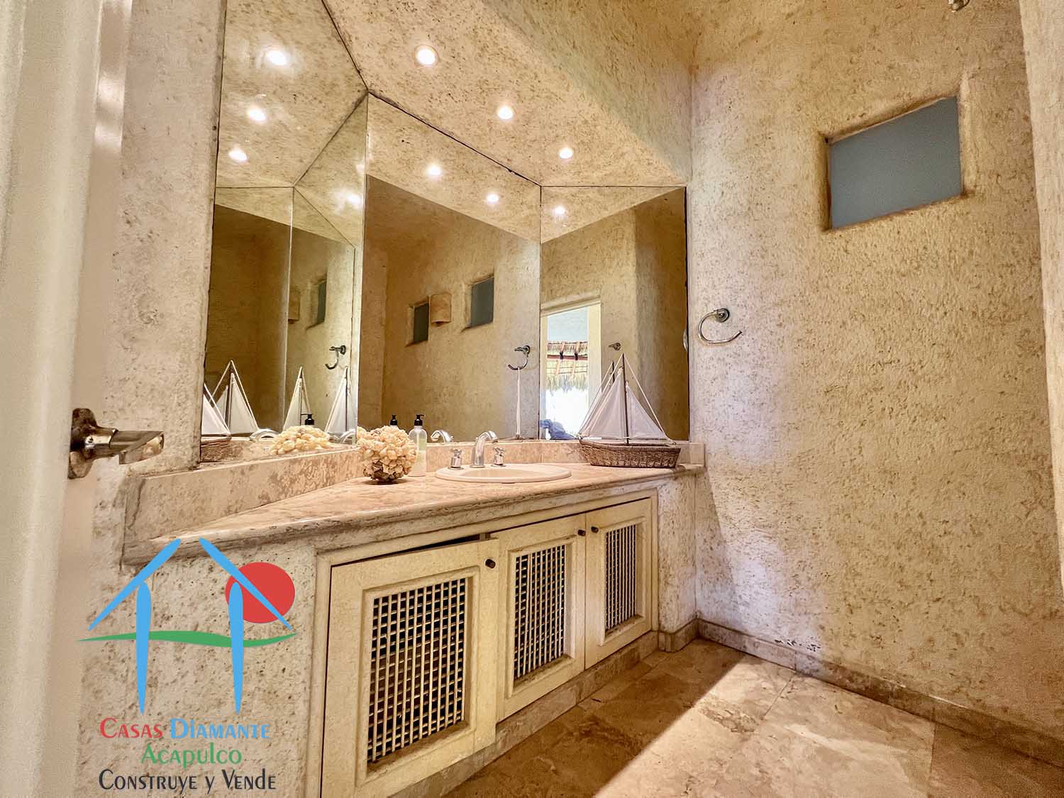 La Jordana - Baño de visitas 1